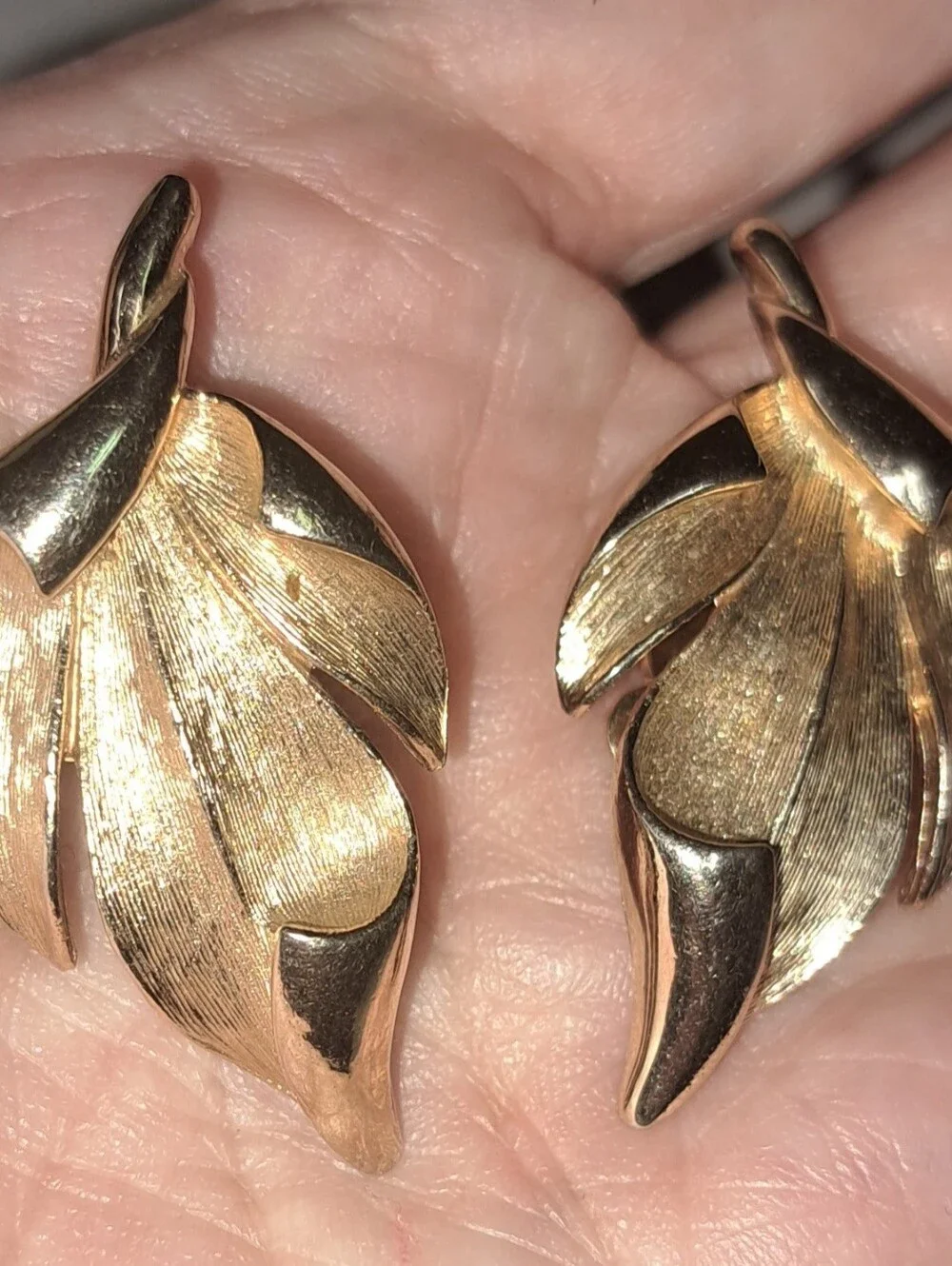 Vintage ACT II Signed Gold Tone Leaf  Earrings Costume Estate Fall Going Out